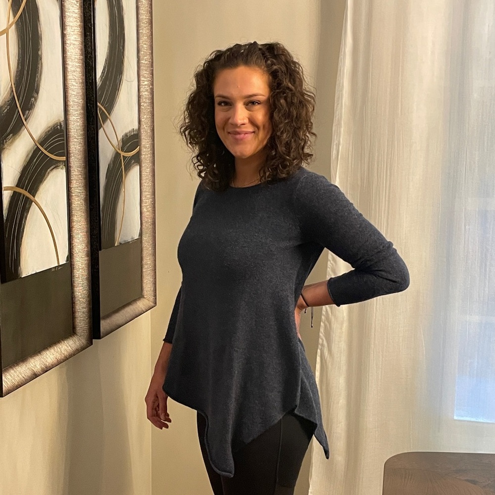 Saks Fifth Avenue Cashmere Sweater. Size Medium. Heather Blue